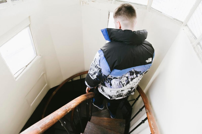 Parka Moutain Supreme x The North Face, Nylon Et Paysage Montagneux