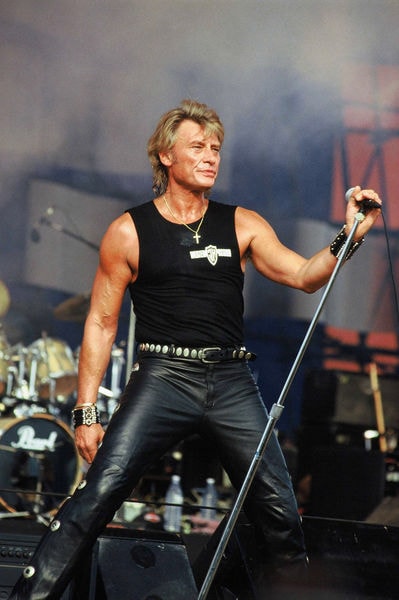 Rétrospective Stylistique Avec 51 Looks De Johnny Hallyday