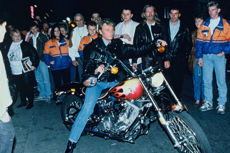 Rétrospective Stylistique Avec 51 Looks De Johnny Hallyday