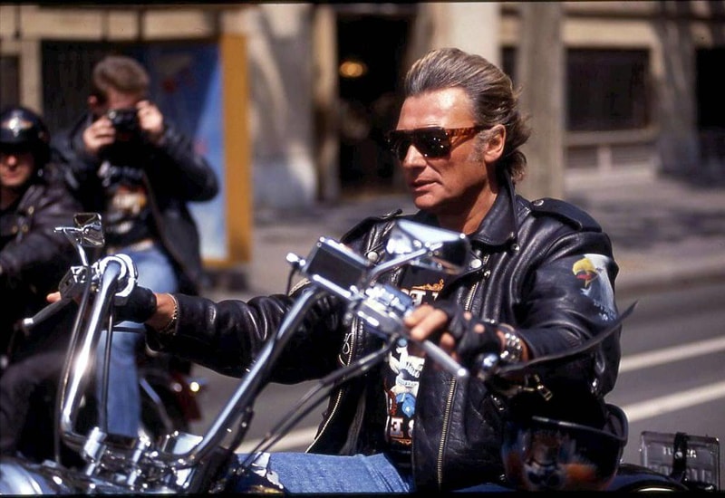 Rétrospective Stylistique Avec 51 Looks De Johnny Hallyday