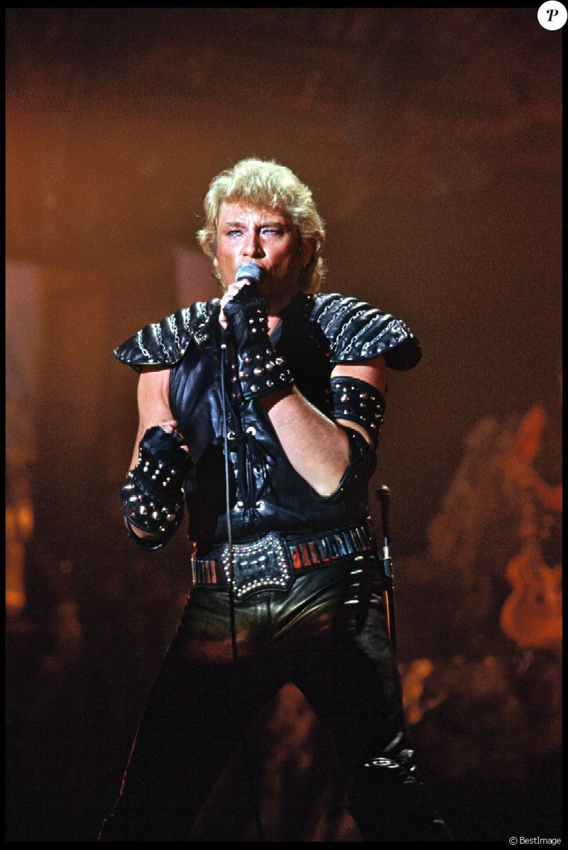 Rétrospective Stylistique Avec 51 Looks De Johnny Hallyday