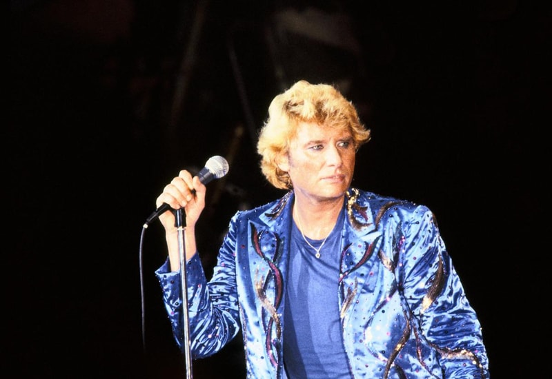 Rétrospective Stylistique Avec 51 Looks De Johnny Hallyday