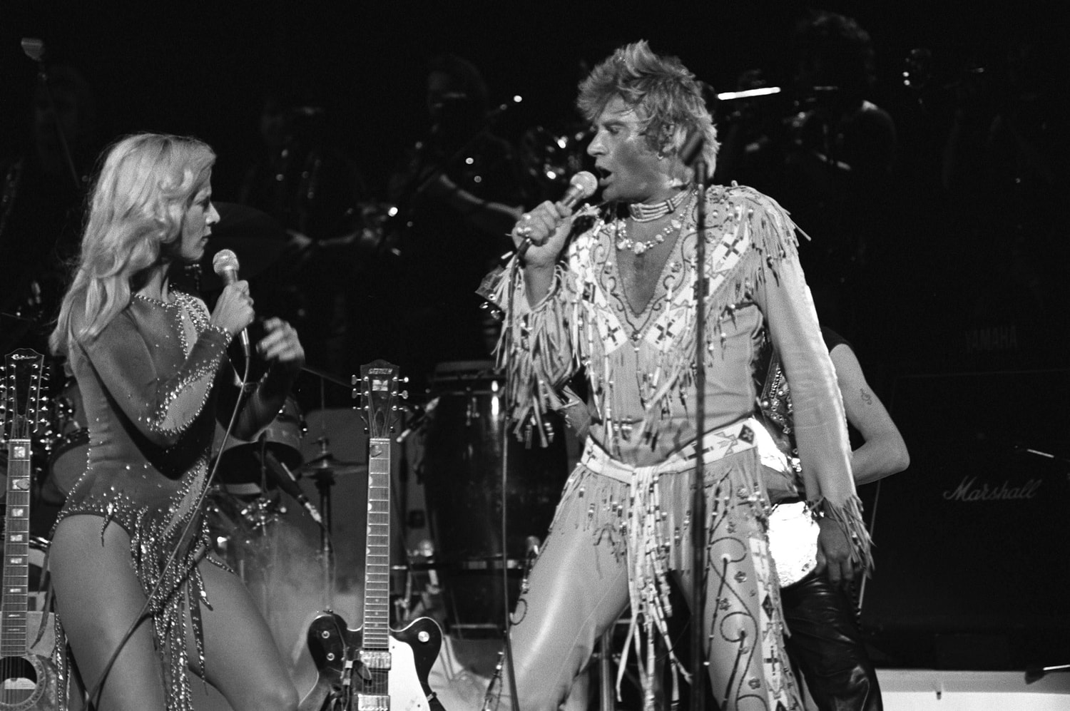 Rétrospective Stylistique Avec 51 Looks De Johnny Hallyday