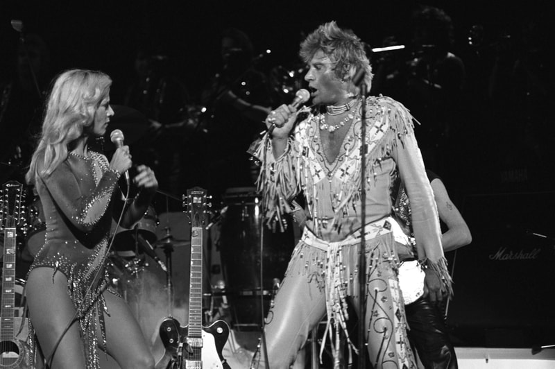 Rétrospective Stylistique Avec 51 Looks De Johnny Hallyday