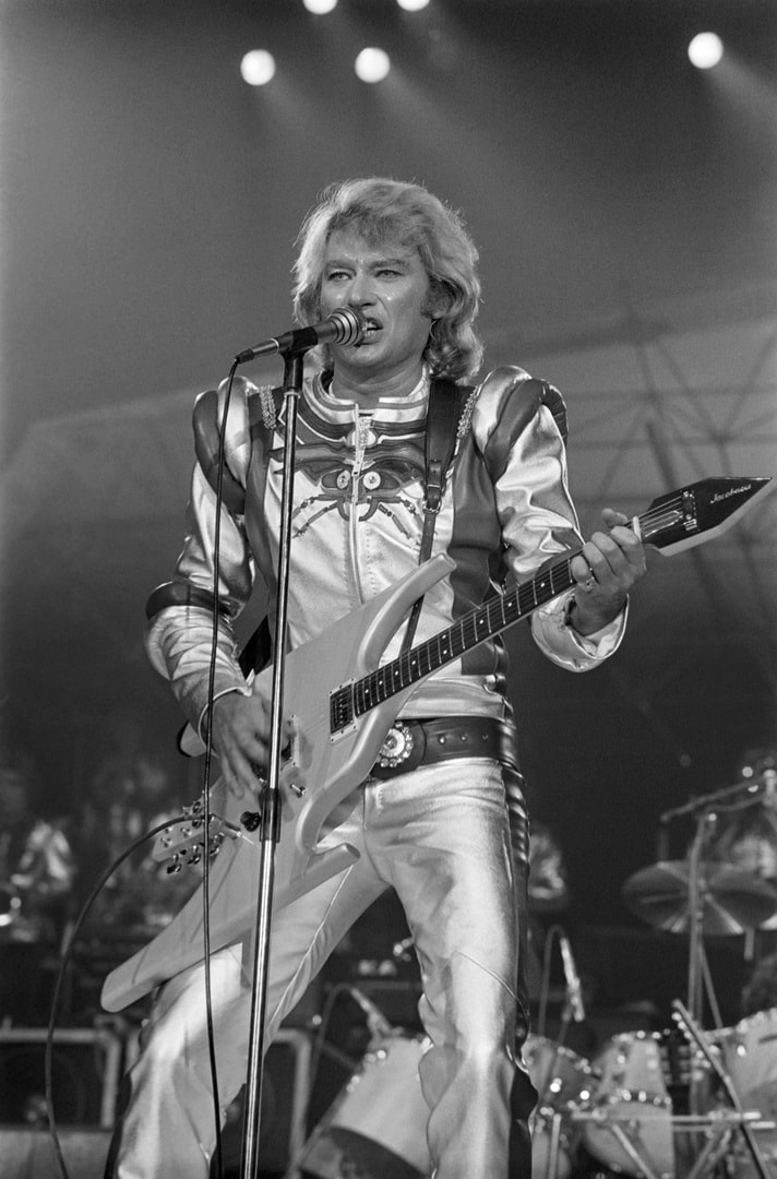 Rétrospective Stylistique Avec 51 Looks De Johnny Hallyday