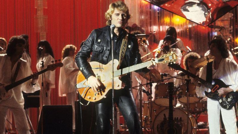 Rétrospective Stylistique Avec 51 Looks De Johnny Hallyday