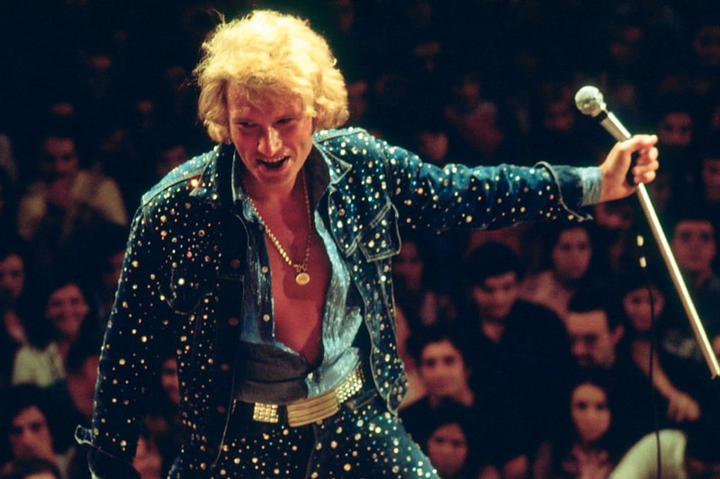 Rétrospective Stylistique Avec 51 Looks De Johnny Hallyday