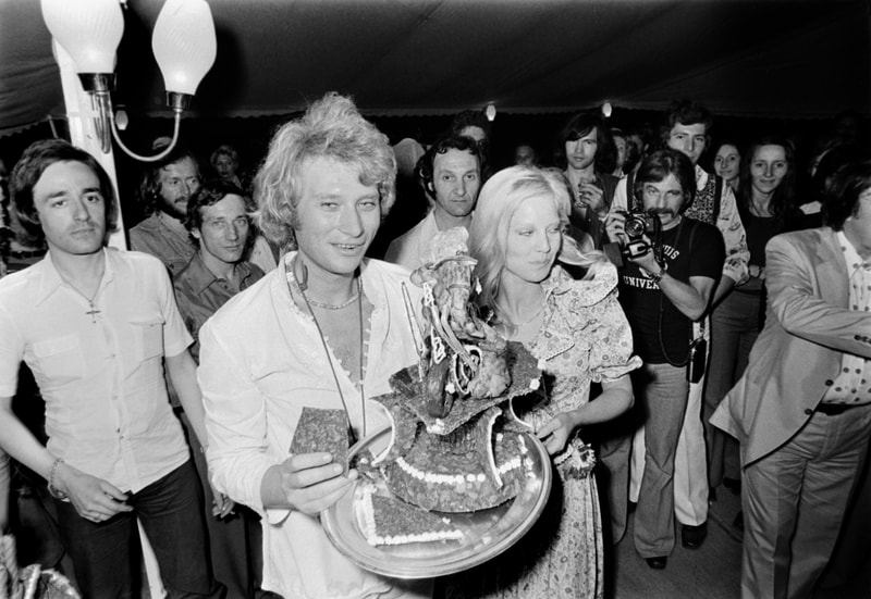 Rétrospective Stylistique Avec 51 Looks De Johnny Hallyday