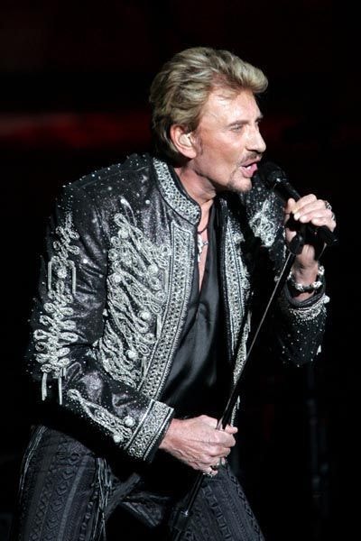 Rétrospective Stylistique Avec 51 Looks De Johnny Hallyday