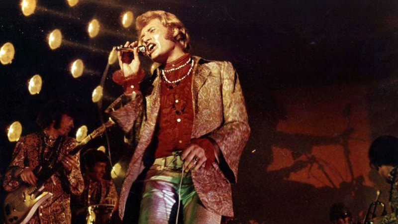 Rétrospective Stylistique Avec 51 Looks De Johnny Hallyday