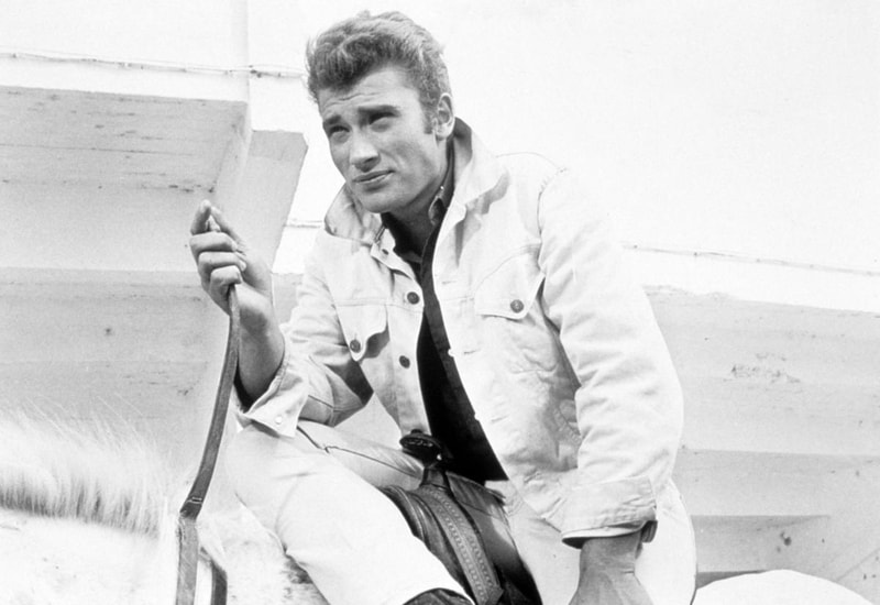 Rétrospective Stylistique Avec 51 Looks De Johnny Hallyday