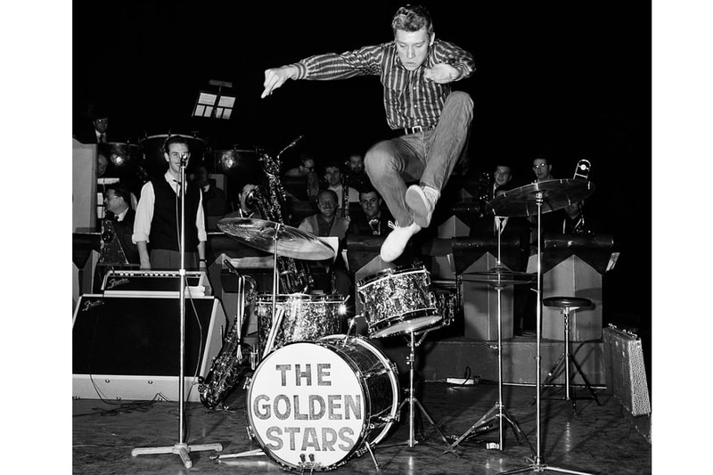 Rétrospective Stylistique Avec 51 Looks De Johnny Hallyday