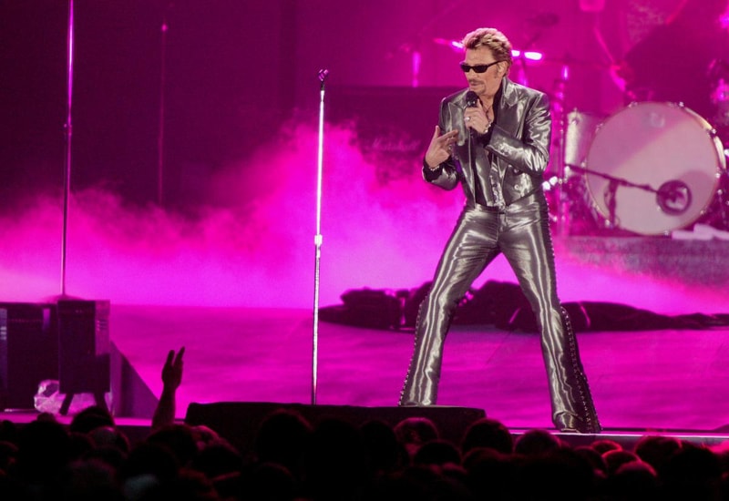 Rétrospective Stylistique Avec 51 Looks De Johnny Hallyday