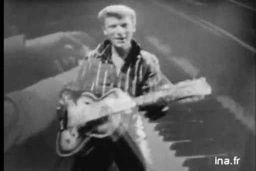 Rétrospective Stylistique Avec 51 Looks De Johnny Hallyday