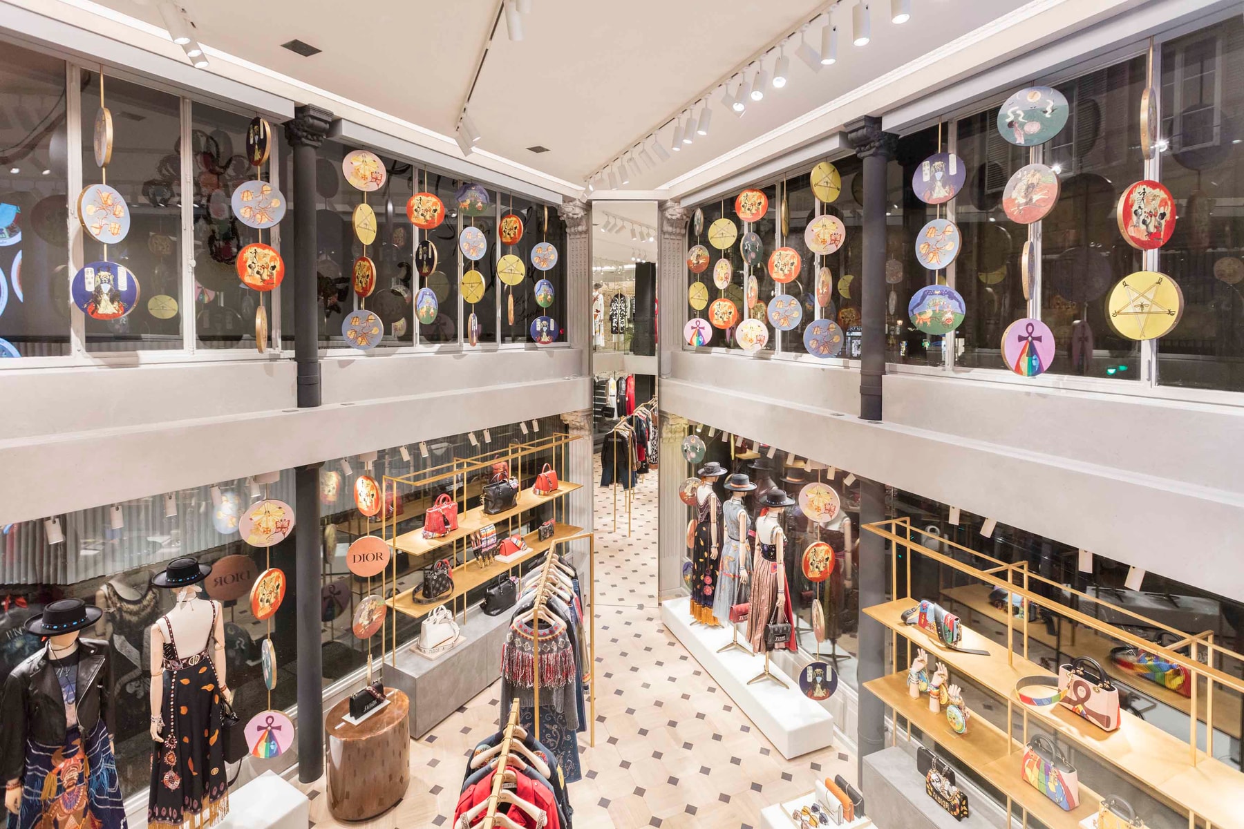 Dior Pop Up Store Ephemere Croisière Défilé Rue Saint-Honoré