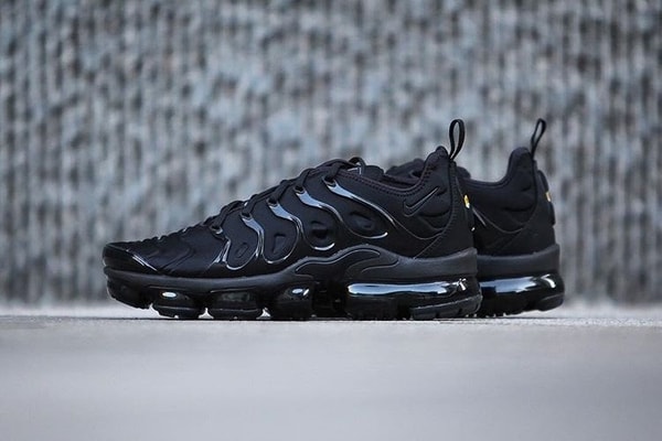 Nike Air VaporMax Triple Black Gros Plan @gc911