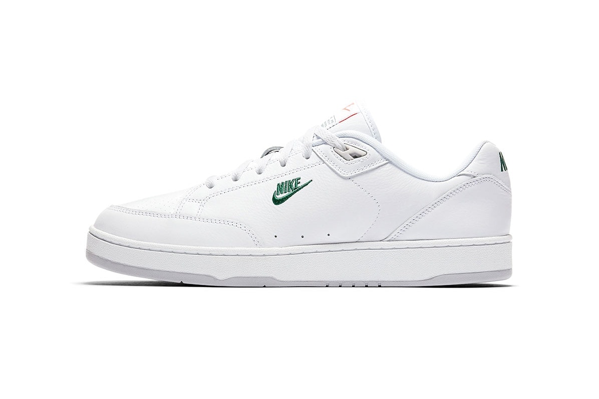 Nike Sneaker Grandstand II Blanche Swoosh Vert