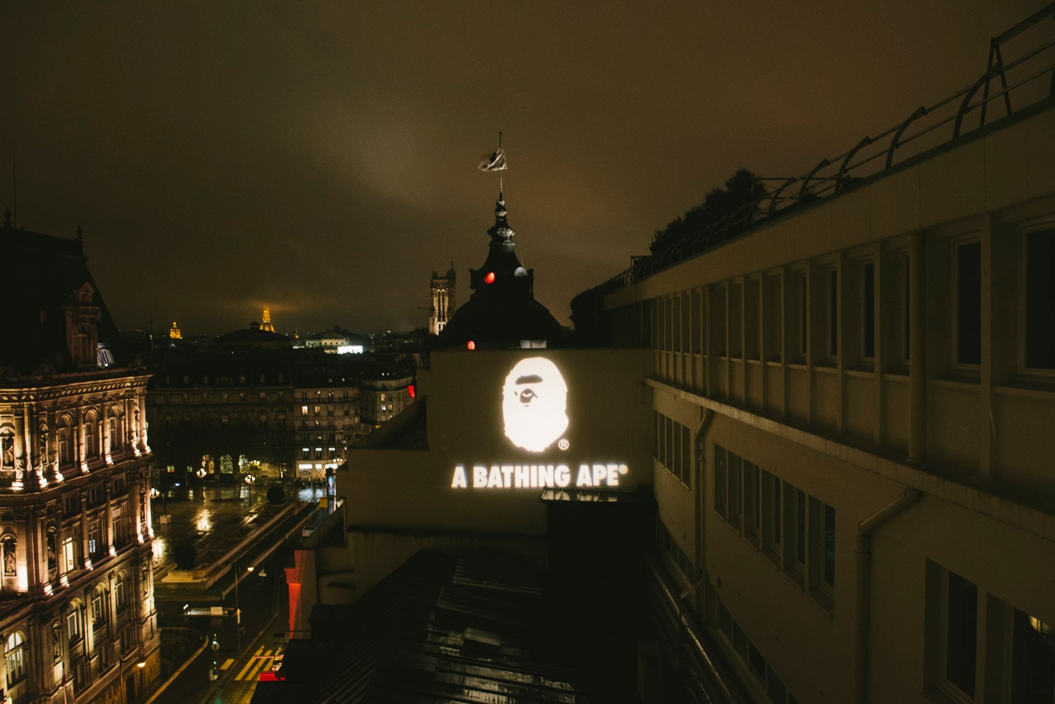 BAPE Store Paris Lancement Jaguar Marais Neige