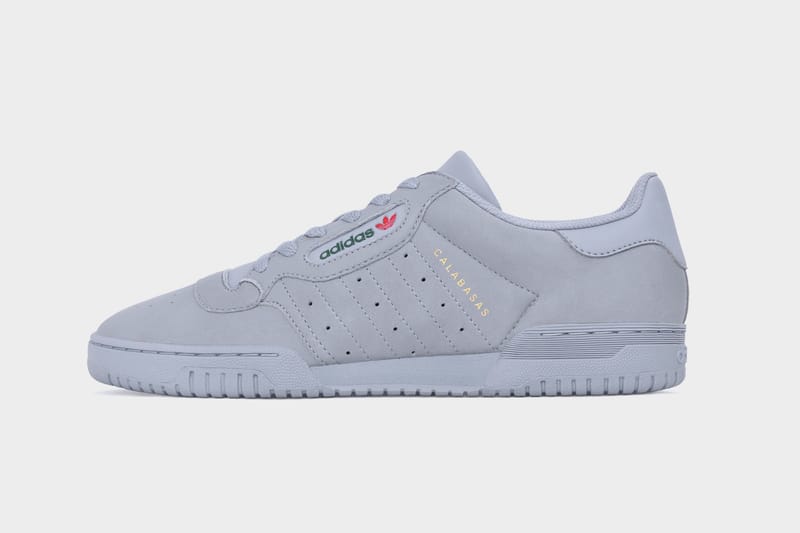 La YEEZY Powerphase Grise Est Déjà Disponible À La Vente