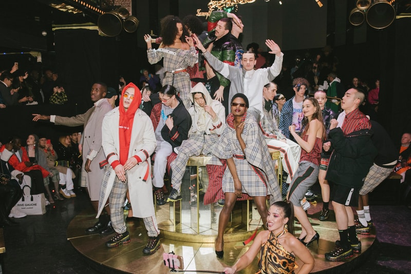 Backstages Du Défilé Automne/Hiver 2018 D'Andrea Crews