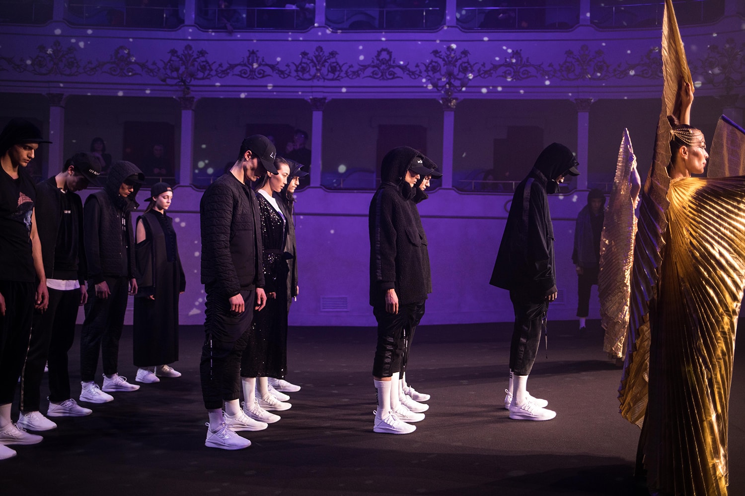 Les Benjamins Défilé Teatro Niccolini Florence Pitti Uomo Zeynep Özkanca