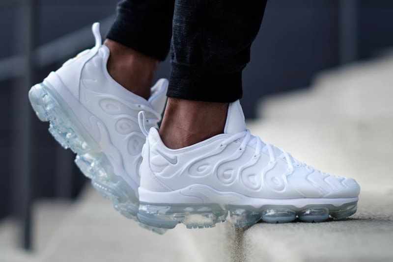 Nike Air VaporMax Plus Triple White Foot Locker