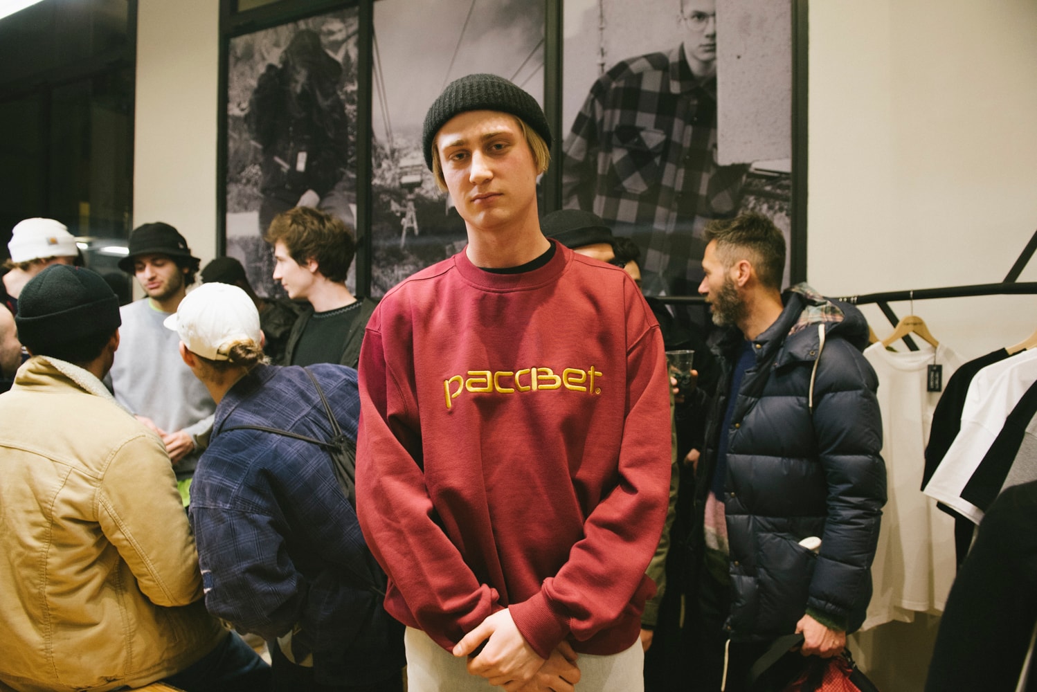 Lotta Volkova Sweat Bleu PACCBET & Carhartt