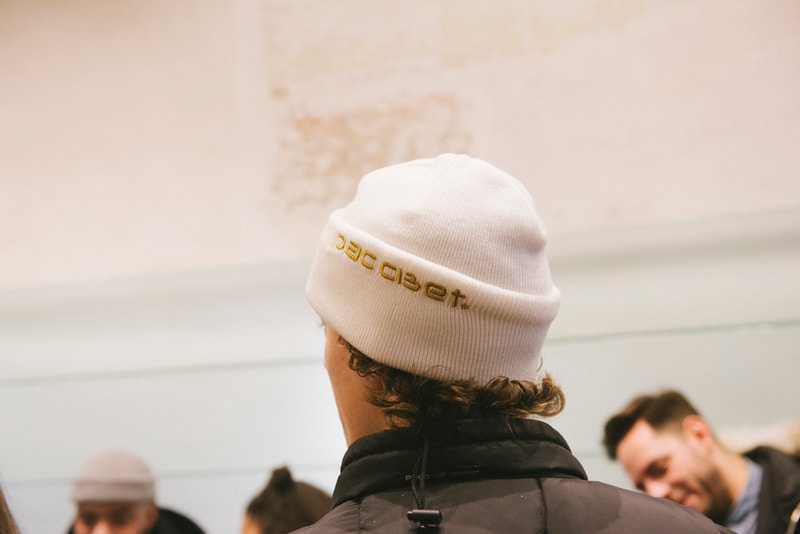Lotta Volkova Sweat Bleu PACCBET & Carhartt