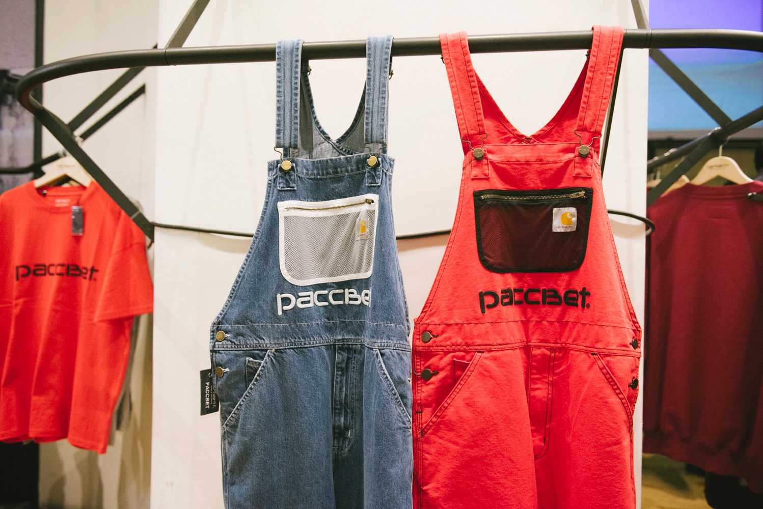 Lotta Volkova Sweat Bleu PACCBET & Carhartt