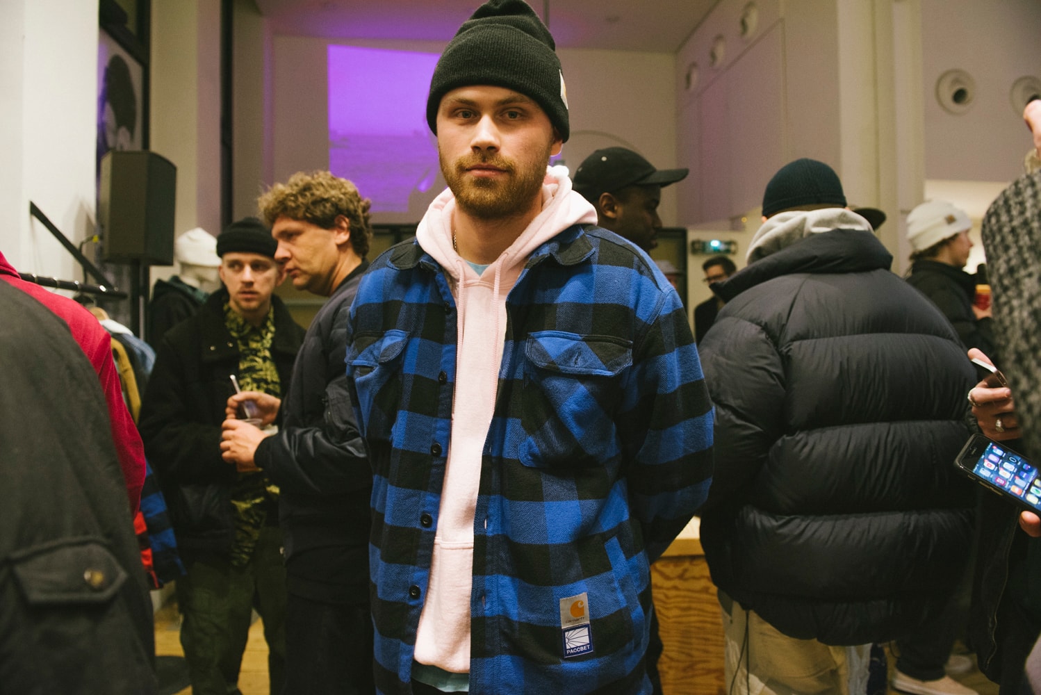 Lotta Volkova Sweat Bleu PACCBET & Carhartt