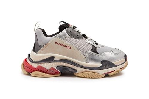 Balenciaga Modernise La Triple S Avec Des Accents Métalliques Argentés