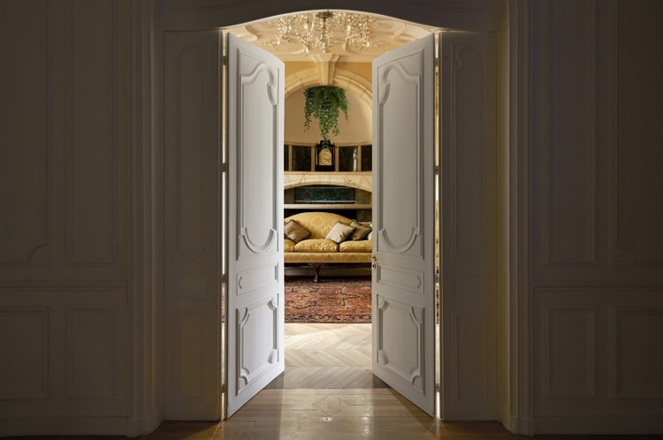 Givenchy Ouvre Un Pop-Store Pour La Première Collection De Clare Waight Keller
