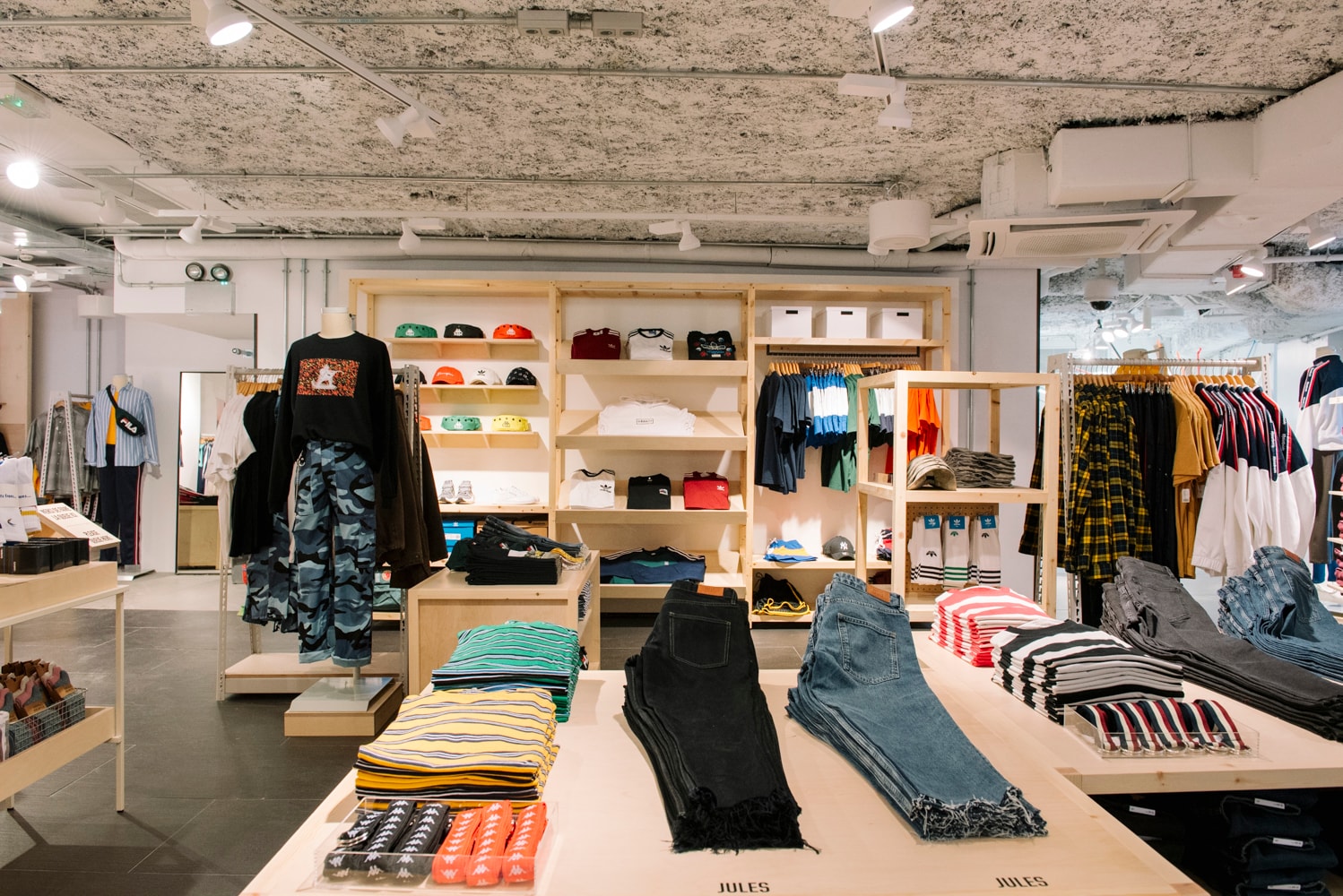 Visuels De La Première Boutique Française D'Urban Outfitters