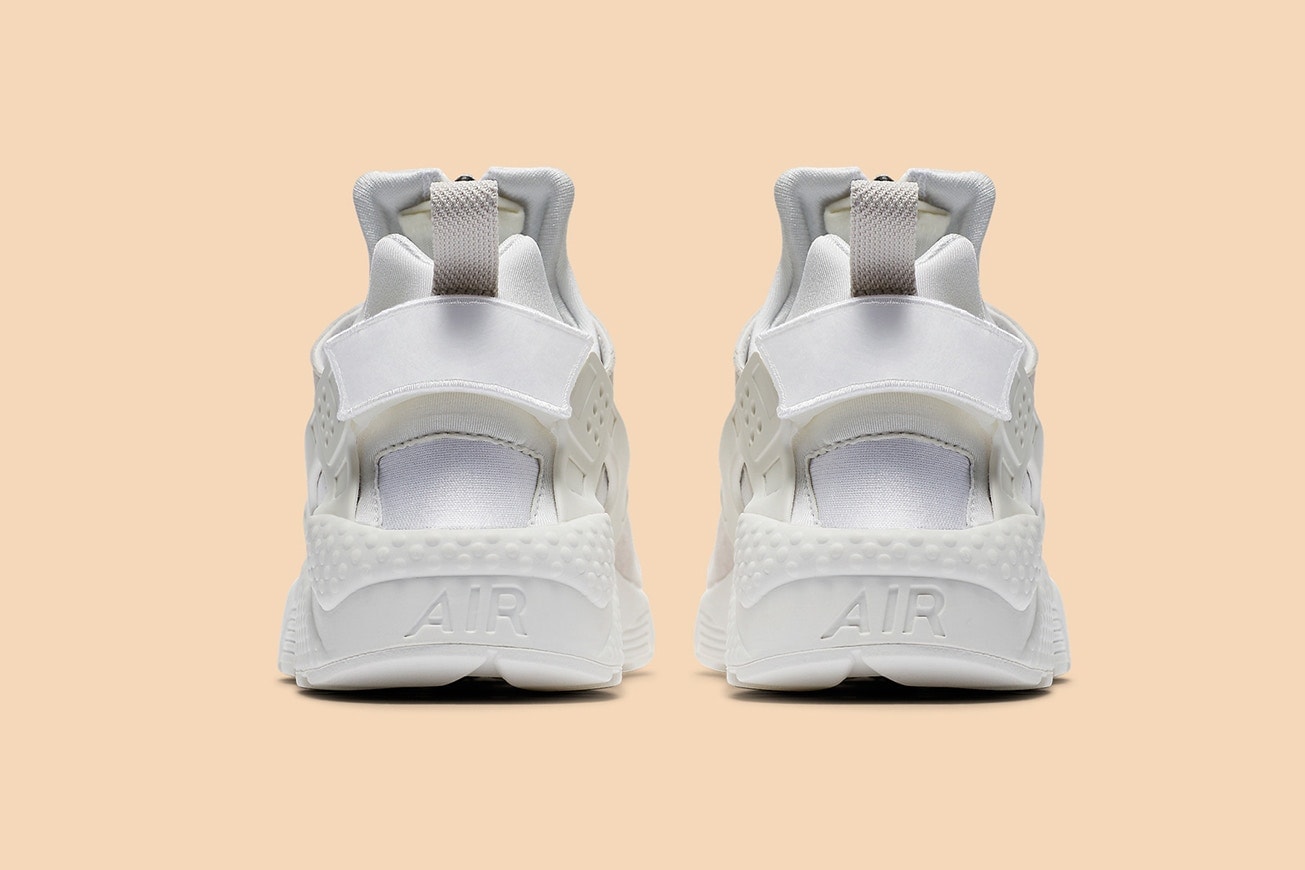 Nike Air Huarache Personnalisable Blanc Écru Beige Zip Pochoir Patchs Pin's