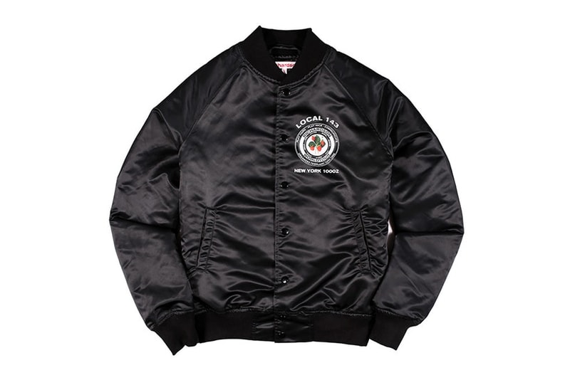 Sweat à capuche noir jogging noir mannequin
