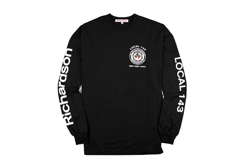 Sweat à capuche noir jogging noir mannequin