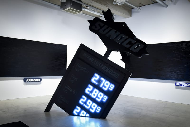 Gros Plan Sur "PAY PER VIEW", La Première Exposition Solo De Virgil Abloh