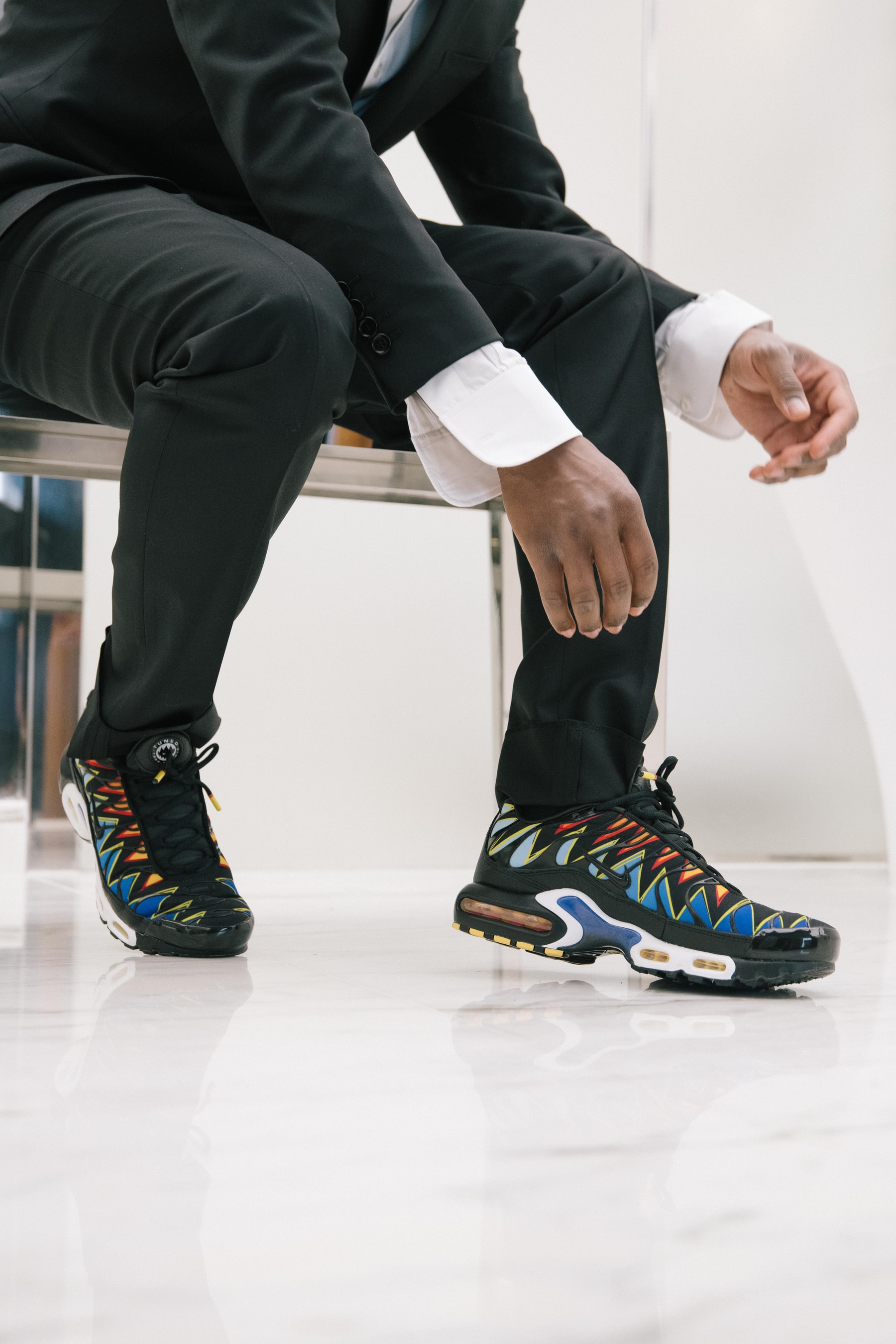 Portraits De Dan Sablon, Chaussé De La Nike Tn Édition Paris