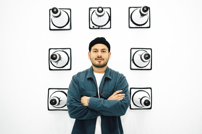 L'Artiste Joshua Vides À La Galerie The Seventh Letter Gallery
