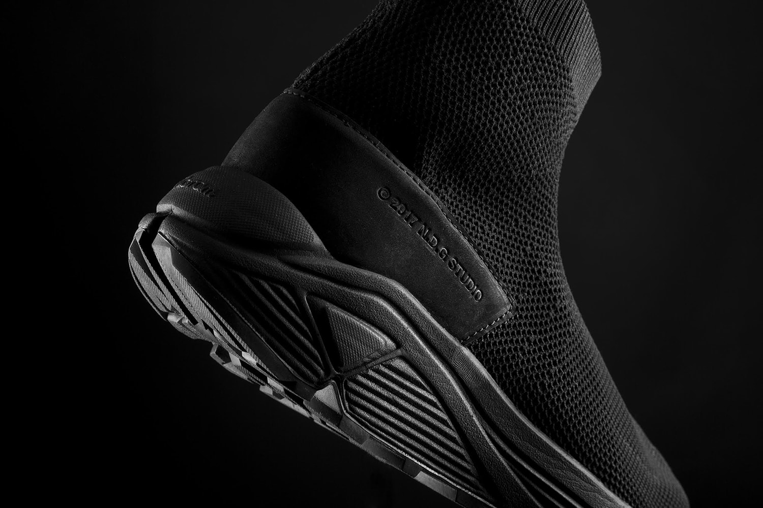 N.D.G STUDIO 2084 Triple Black
