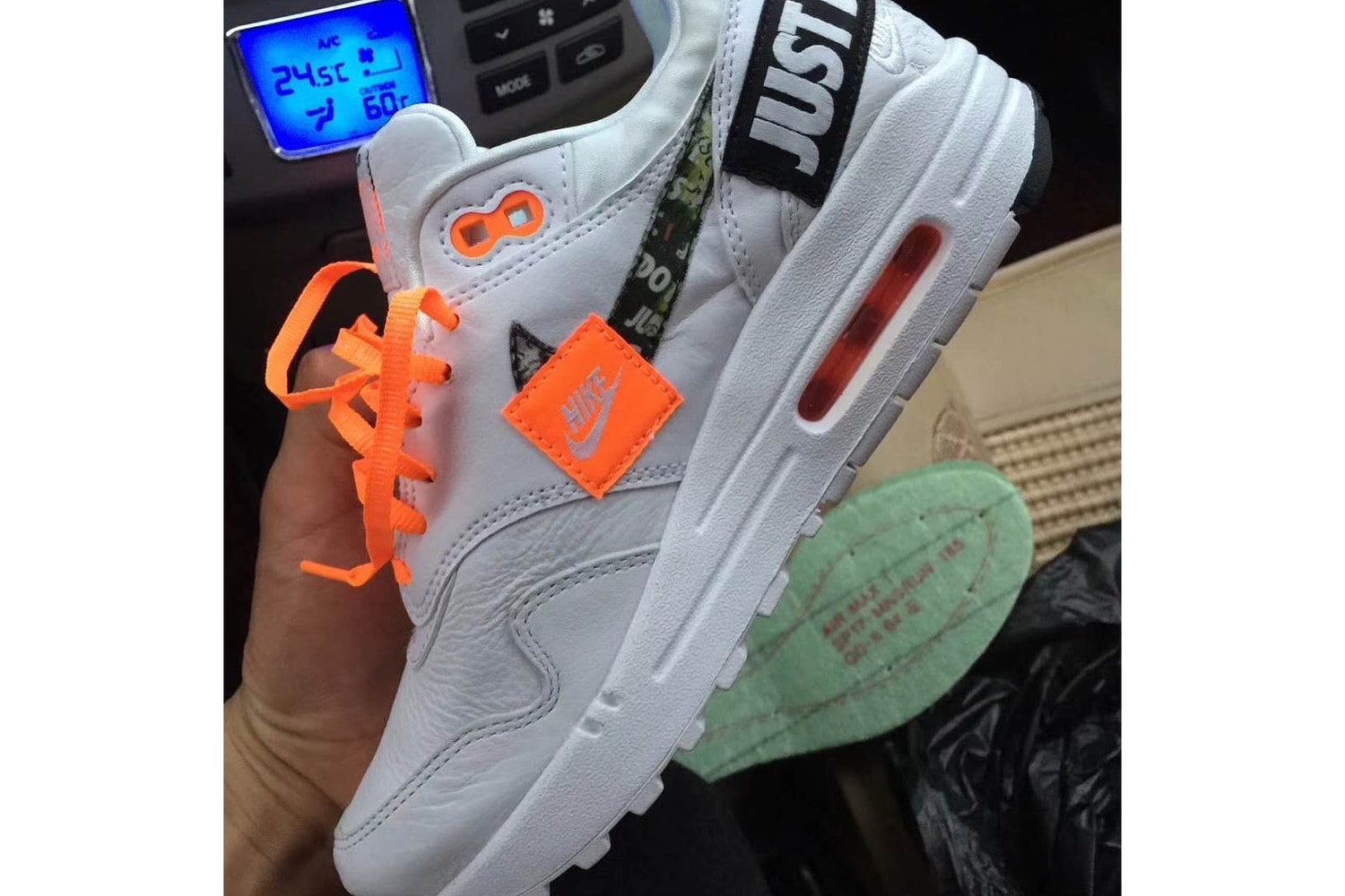 Nike Air Max 1 Just Do It Blanc Orange Patch Broderie 
