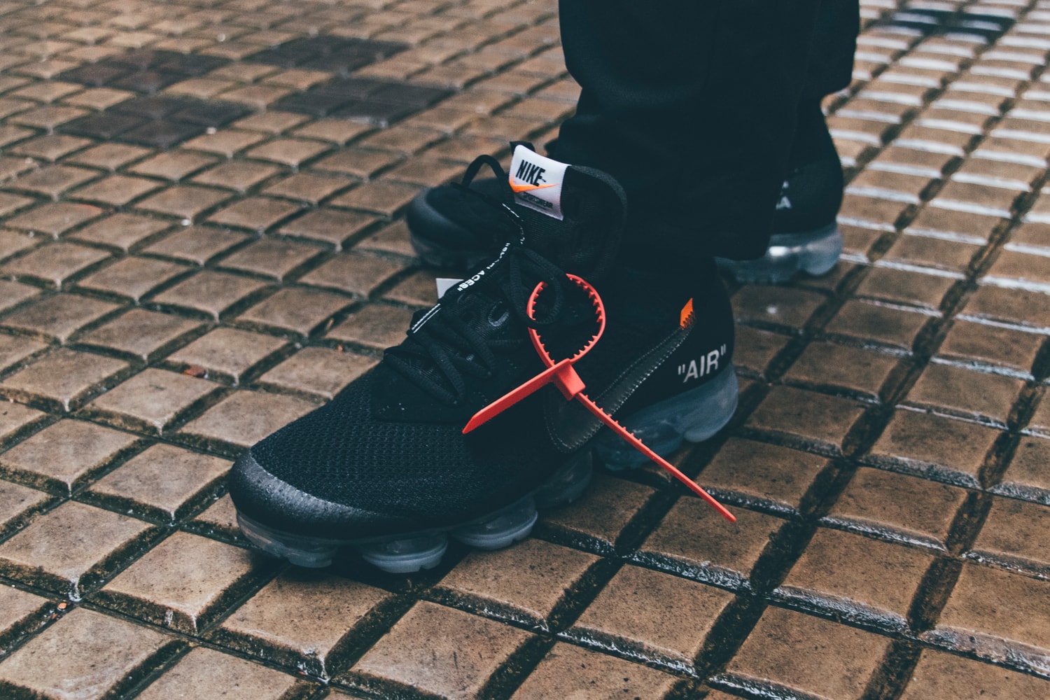Photos De La Virgil Abloh x Nike Air VaporMax "Black" Portée