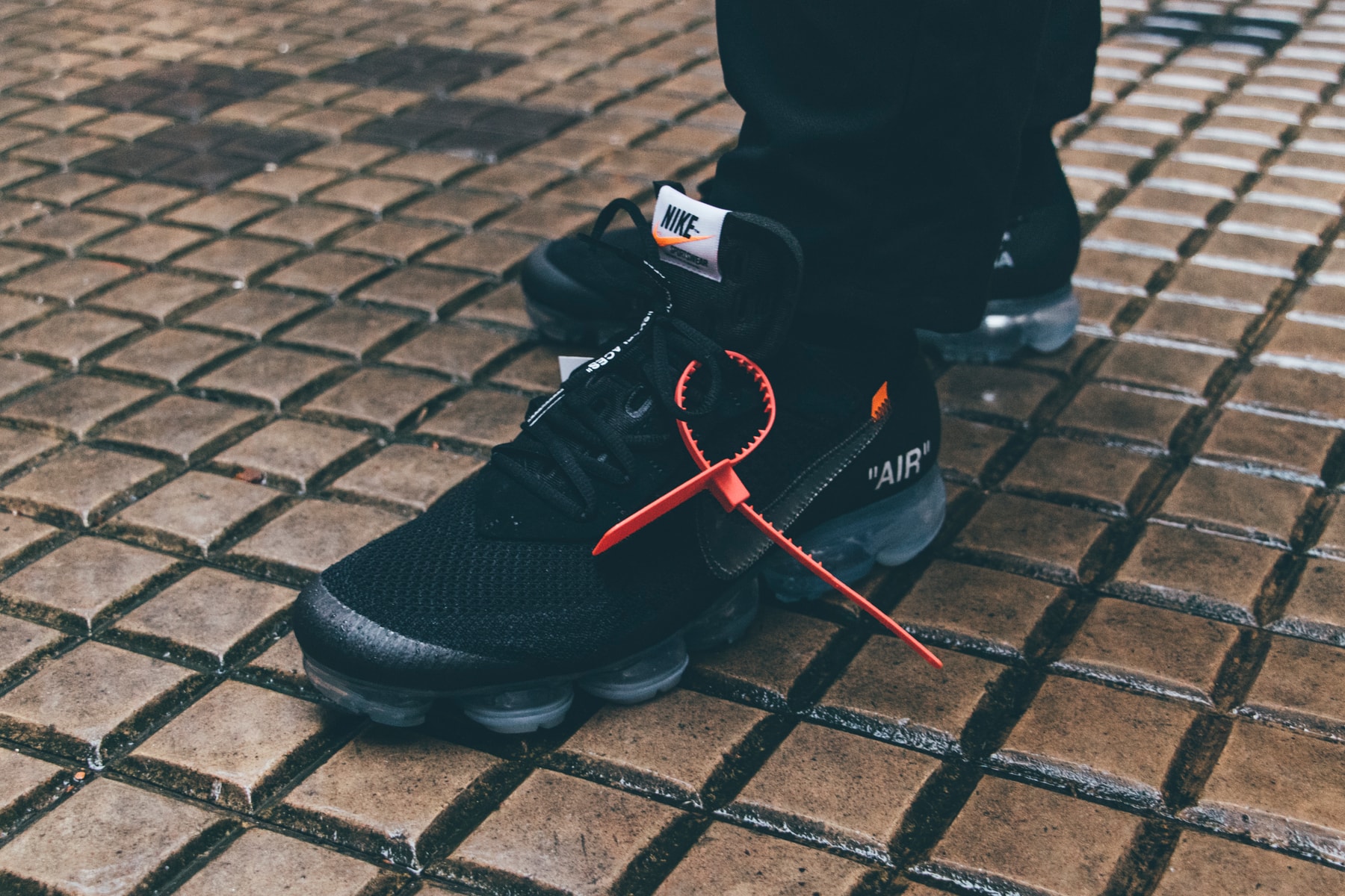 Photos De La Virgil Abloh x Nike Air VaporMax "Black" Portée