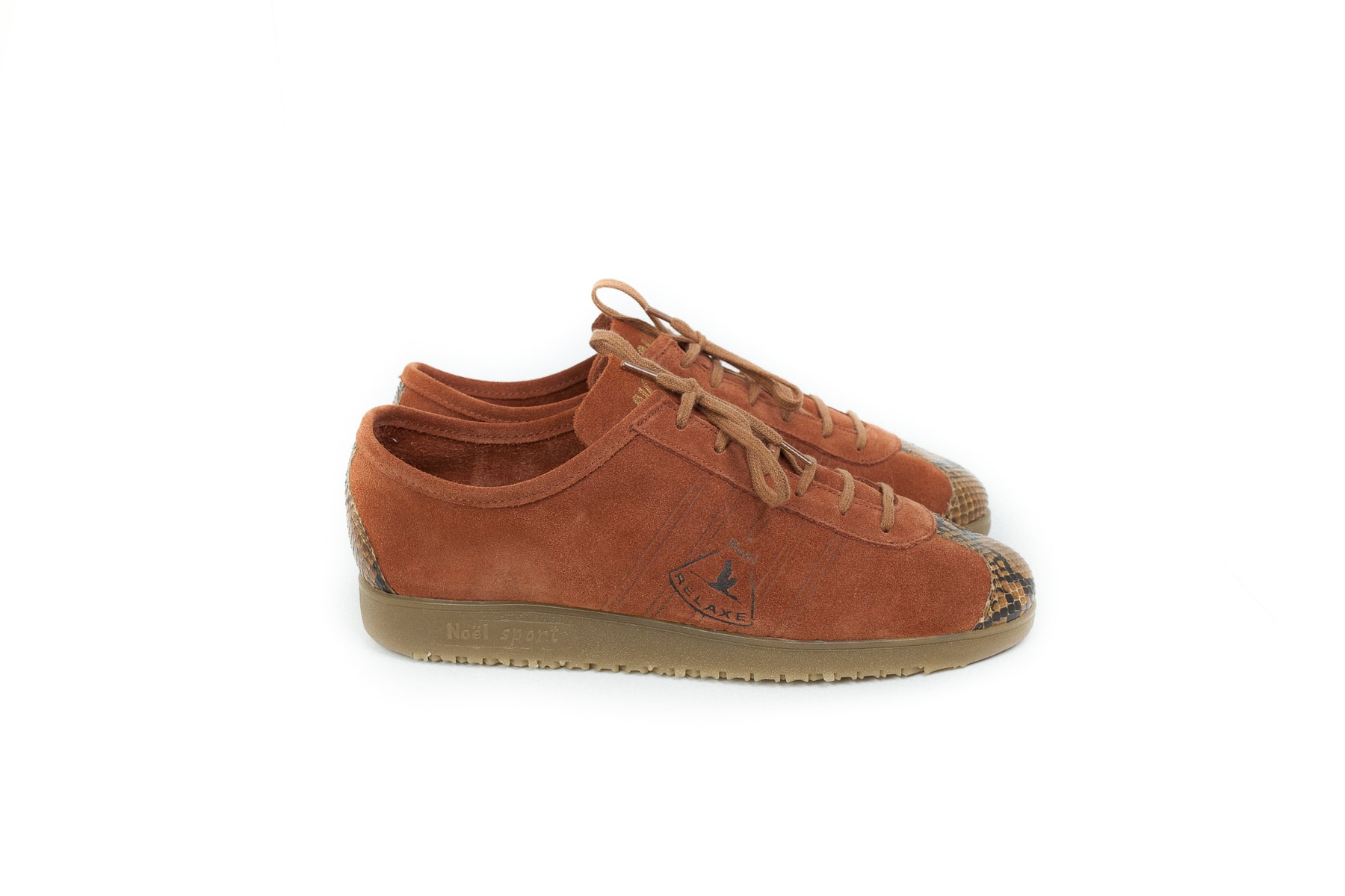Isakin, Noël, sneaker