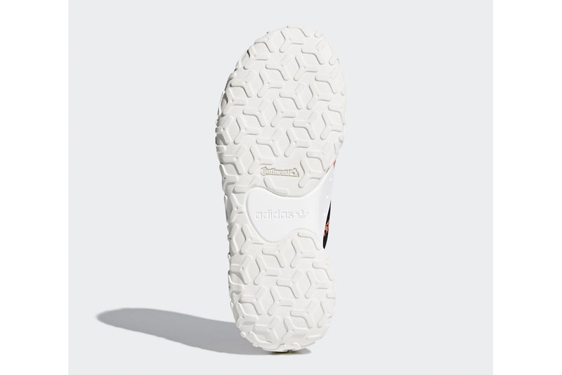 Photos F/22 Primeknit Runner