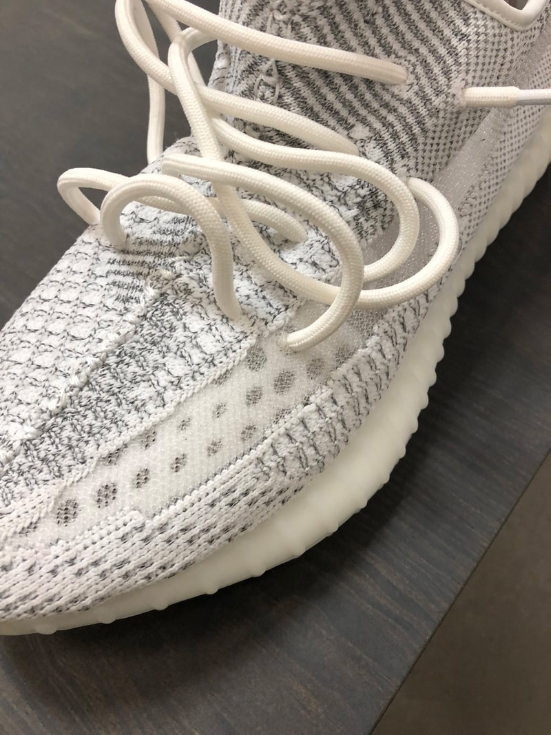 Nouvelles Couleurs Pour les YEEZY