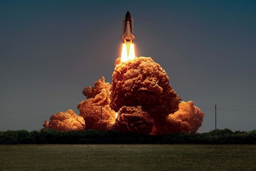 KFC Hong Kong Imagine Le Hot & Spicy Fried Chicken Comme Une Explosion Enflammée