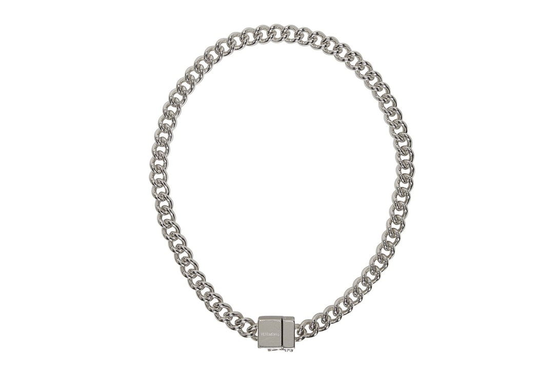 Vetements Collier USB