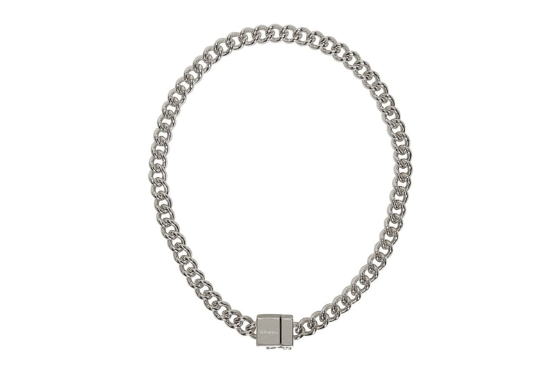 Vetements Collier USB