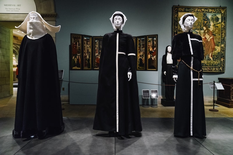 Exposition Les Corps Célestes : La Mode Et L'Imaginaire Catholique